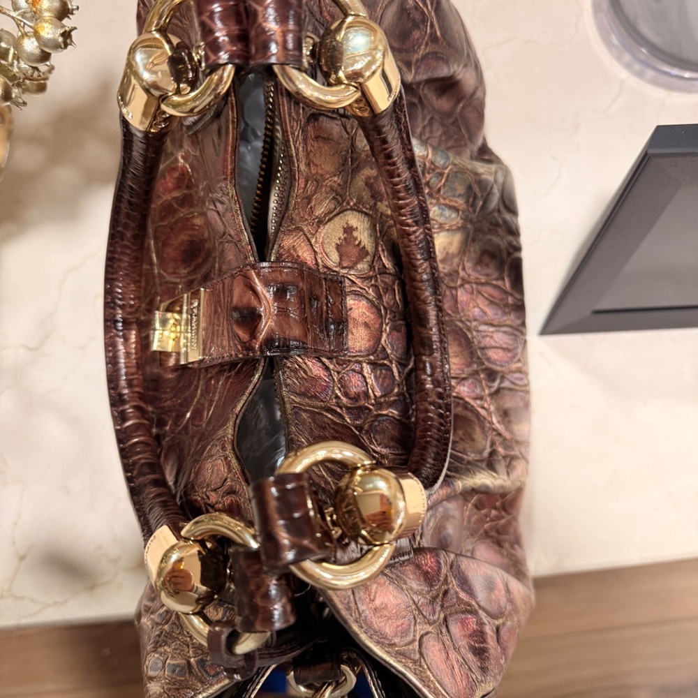 EUC Brahmin Elisa Crescendo HTF!! - Picture 6 of 8